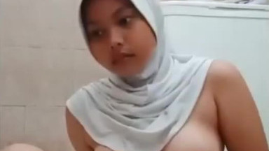 2902 Bokep Hijab Bocil Ukhti Tiktokers Colmek Sange